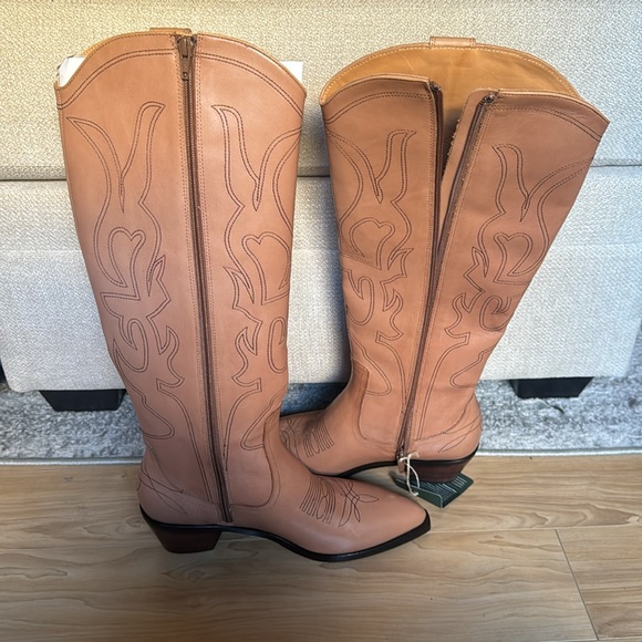 Akepa Cowboy Boots - Picture 5 of 6